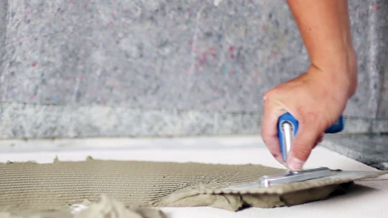 Verlegung von Fliesen Verlegung von Fliesen und Platten