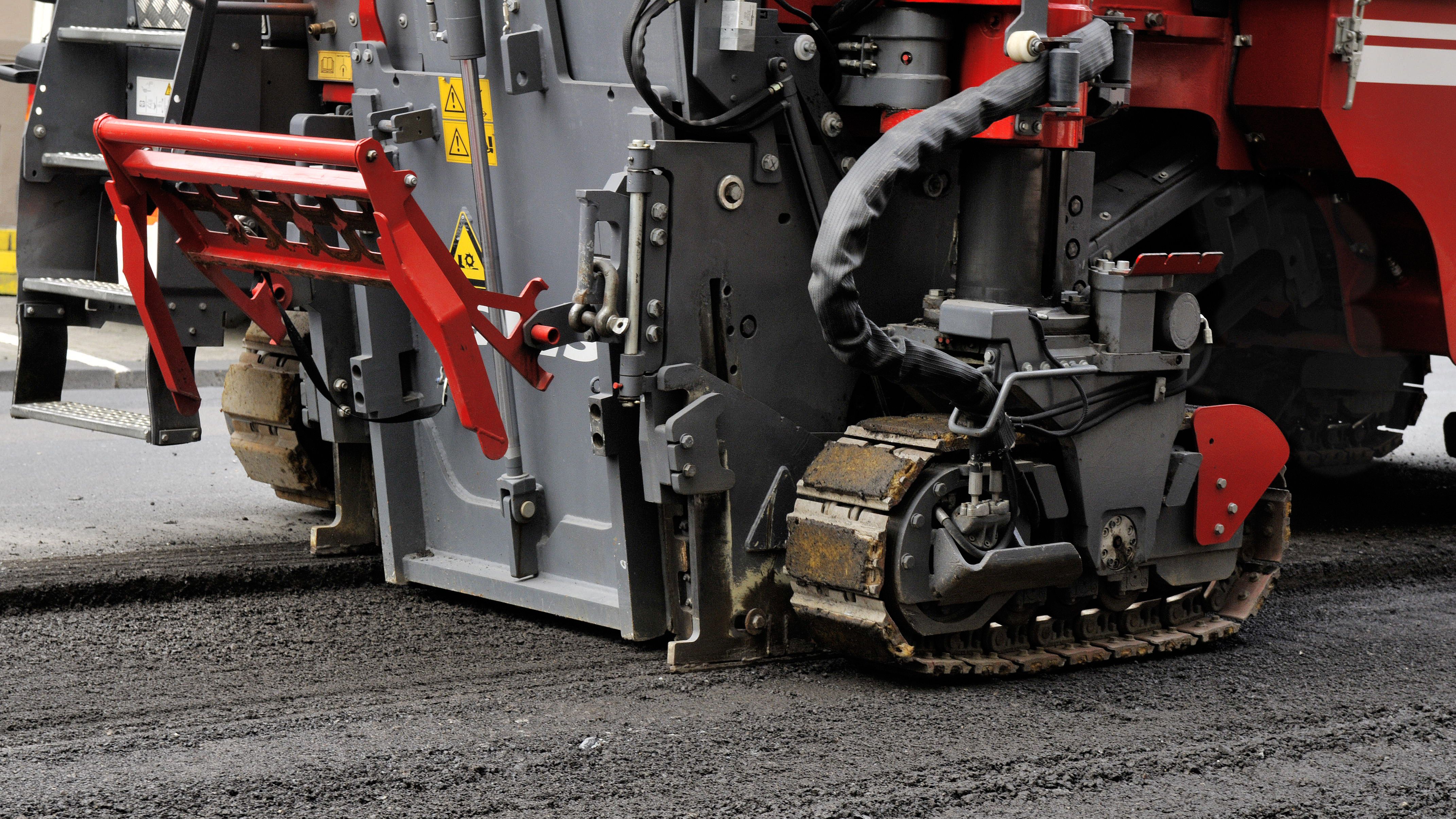 Straßenbau und Tiefbau Straßenbau und moderner Verkehrswegebau